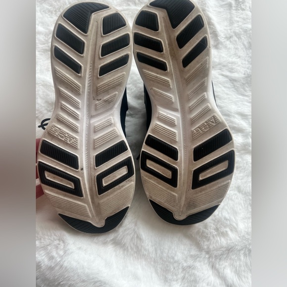 Black APL Sneakers - Womens Size 7.5 - Picture 4 of 5